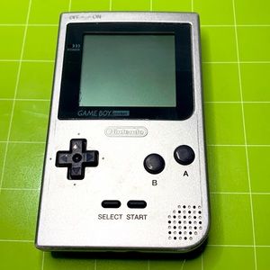 🔥 Silver Nintendo Game Boy Pocket 🔥